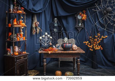 Room With Items To Celebrate A Halloveen