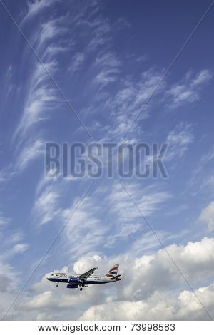 British Airways aircraft G-EUPK, 319