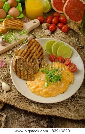 Scrambled Eggs, Creamy And Fluffy