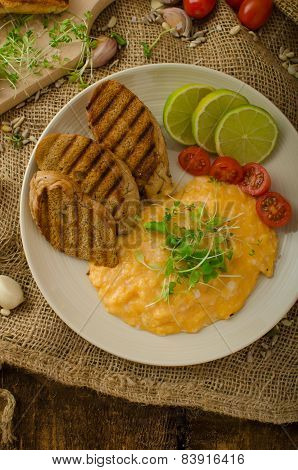 Scrambled Eggs, Creamy And Fluffy