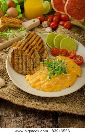 Scrambled Eggs, Creamy And Fluffy