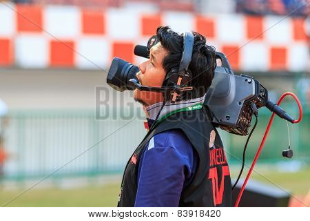 Sisaket Thailand-february 18: Cameraman During Thai Premier League Match Between Sisaket Fc And Bec