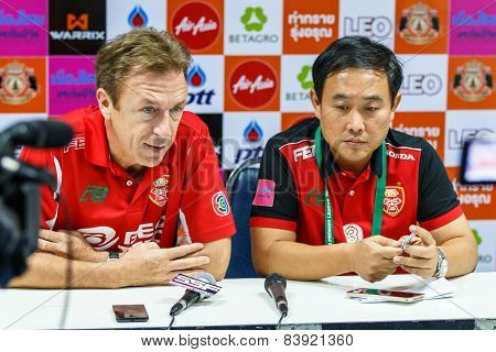 Sisaket Thailand-february 18: Robert Procureur (l) General Manager And Thanya Wongnak (r) Team Manag