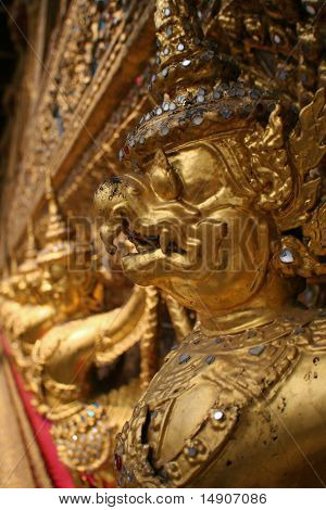 Garuda intaglio in oro