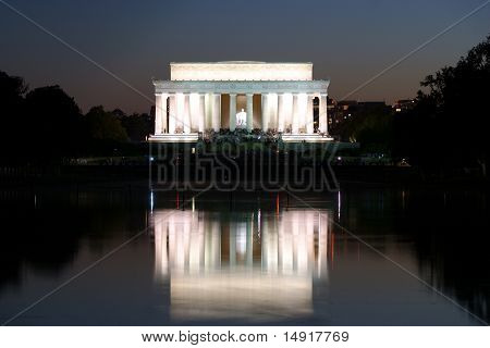 Lincoln Memorial yansımaları