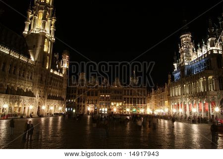 Gece, Brüksel Grand Place