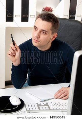Mladý muž myšlení