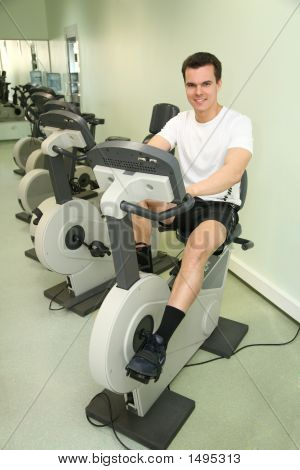 Uomo su bicicletta Mashine 