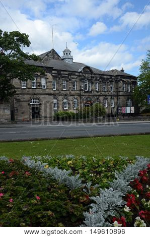 An external view of a theatre building in Kirkcaldy