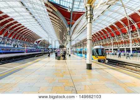 LONDON - SEPTEMBER 08: This is the interior architecture of Paddington station a famous railway station in central London September 8th 2016 in London