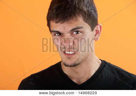 Adolescente irritado