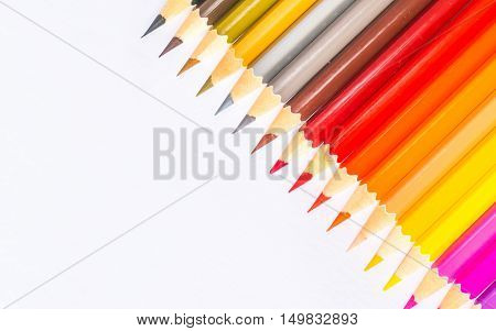 Laa sihamoni became a color pencil placed on a white background