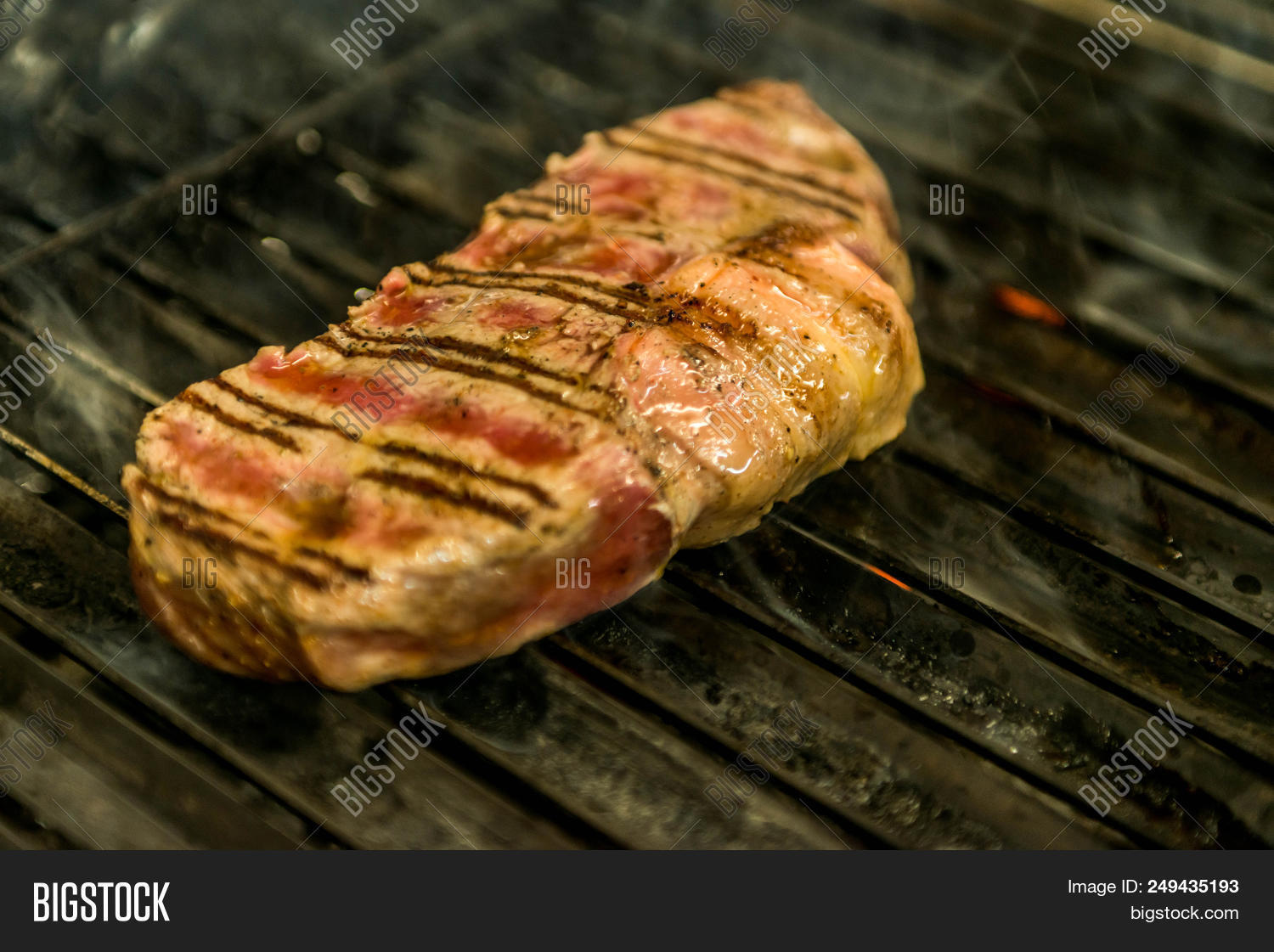 Imagen y foto Top Sirloin Steak (prueba gratis) Bigstock