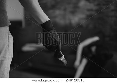 Wicked And Evil Murderer Attempt To Kill A Woman In Danger With A Knife - Homicide And Violence Soci