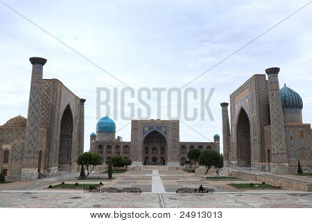 Registan en haar drie Madrasahs In Samarkand