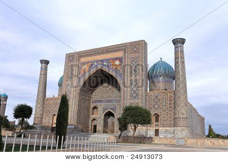 Sher-dor Madrassa