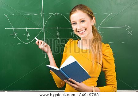 Studentin, Mathematik auf Tafel zu tun