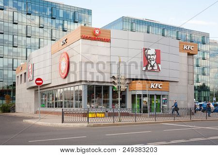 Moscow, Russia - July 13, 2018: Kfc Restaurant Building On Leningradskoye Highway. This Building Is 