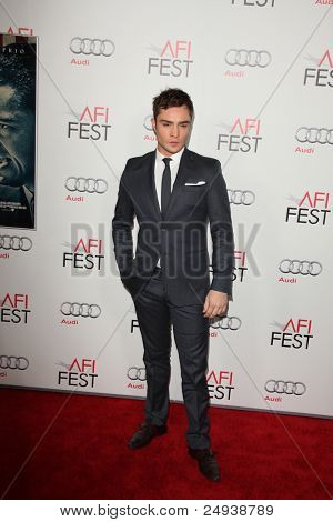 LOS ANGELES - NOV 3: Ed Westwick kommt bei der AFI FEST 2011 präsentiert von Audi - 