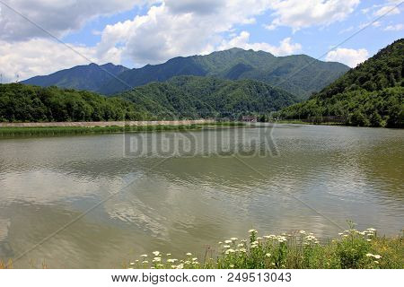 Olt River Gorge. European Route E81 Passing Through Mountains Next To The Olt River In Romania.