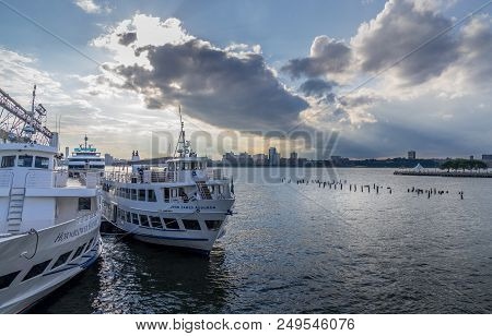 New York, Ny Usa - June 4, 2018. Pier On The Hudson River