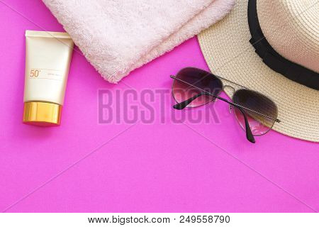 Natural Cosmetics For Skin Face Sunscreen Spf50 And Sunglasses Hat Bath Towel Accessories Of Lifesty