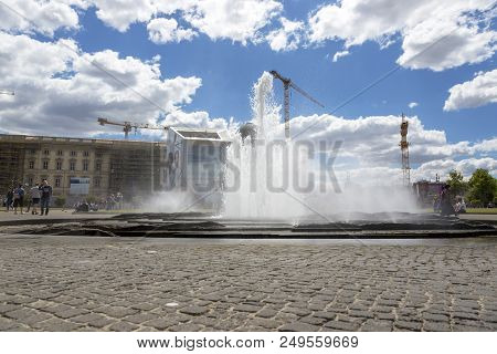 Berlin, Germany - July 01, 2018: Fountain In The Center Of The Lustgarten Park On The Museum Island