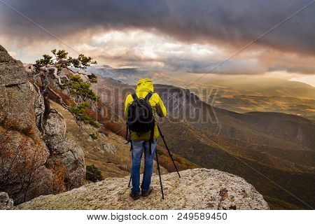 The Photographer Shoots The Sunrise. Demerdzhi, Crimea 2016-03-07