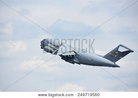Chicopee, Ma - Jul 14: C-17 Globemaster Iii At The 2018 Great New England Airshow At Westover Air Re