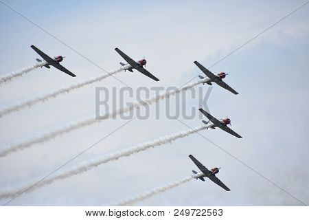 Chicopee, Ma - Jul 14: Geico Skytypers At The 2018 Great New England Airshow At Westover Air Reserve