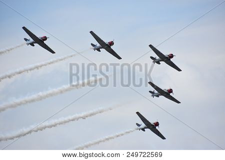 Chicopee, Ma - Jul 14: Geico Skytypers At The 2018 Great New England Airshow At Westover Air Reserve