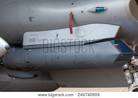 Raf Fairford, Gloucestershire, Uk - July 11, 2014: Lockheed Martin An/aaq-33 Sniper Targeting Pod Fo