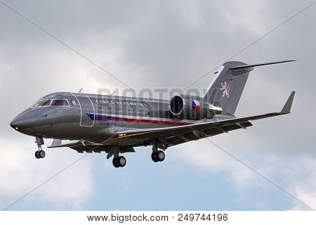 Raf Fairford, Gloucestershire, Uk - July 9, 2014: Czech Air Force Canadair Challenger 601-3a Vip Air