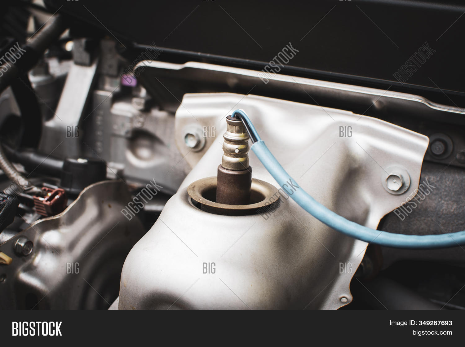 O2 Sensor J Pipe Oxygen Sensor O2 Image & Photo (Free Trial) | Bigstock