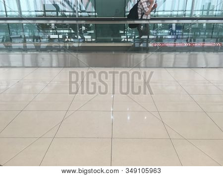 Sliding Floor