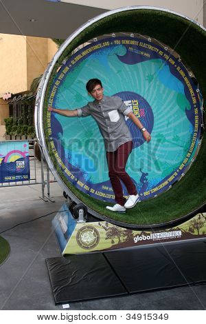 LOS ANGELES - lug 16: Kevin McHale Kevin McHale presso il FOX e Teen Choice 2nd Annual Energy Playgr