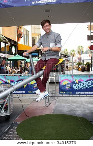 LOS ANGELES - lug 16: Kevin McHale Kevin McHale presso il FOX e Teen Choice 2nd Annual Energy Playgr