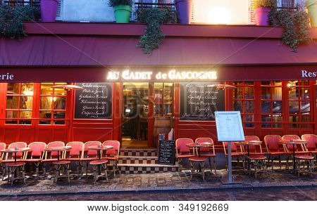 Paris, France-february 02 ,2020 : Au Cadet De Gascogne At Rainy Morning . It Is A Traditional French