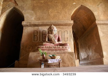 Seatting Buddha