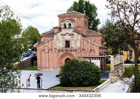 Salamanca, Spain - May, 2018: Skaters At The Skate Park Next To The Historical Santiago Del Arrabal