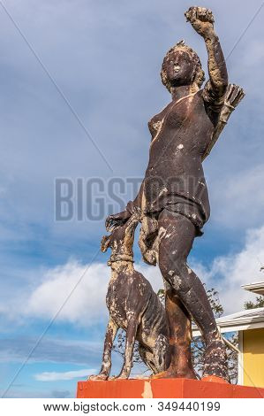 Waimea, Hawaii, Usa. - January 15, 2020: Parker Ranch Headquarters. Closeup Of Old White Stone Disco