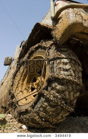 Mudret hjul Close-Up på et køretøj, der deltager i Off-Road udfordring