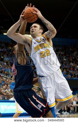 LOS ANGELES - FEB 26: UCLA Bruins vpřed Reeves Nelson #22 během NCAA basketbalový zápas mezi 