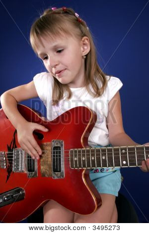 Little Mädchen und Gitarre