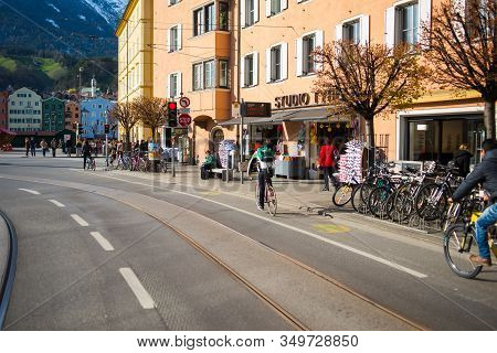 Insbruk, Austria - February 2020:pedestrians, Residents And Tourists In The Narrow Streets Of The Ol
