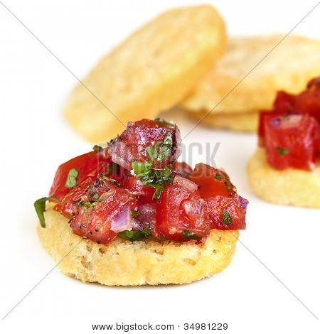 Mini Bruschette Antipasti, su crostini croccanti.