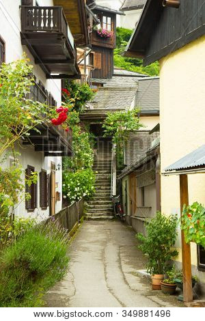 Hallstadt, July 2nd 2017: Old Houses Of Famous Alpine Village Hallstadt, Austria