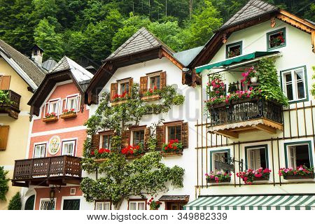 Hallstadt, July 2nd 2017: Old Houses Of Famous Alpine Village Hallstadt, Austria