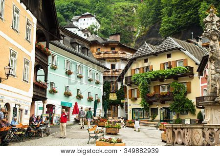 Hallstadt, July 2nd 2017: Old Houses Of Famous Alpine Village Hallstadt, Austria