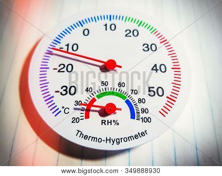 Home Analog Hygrometer With Arrow
